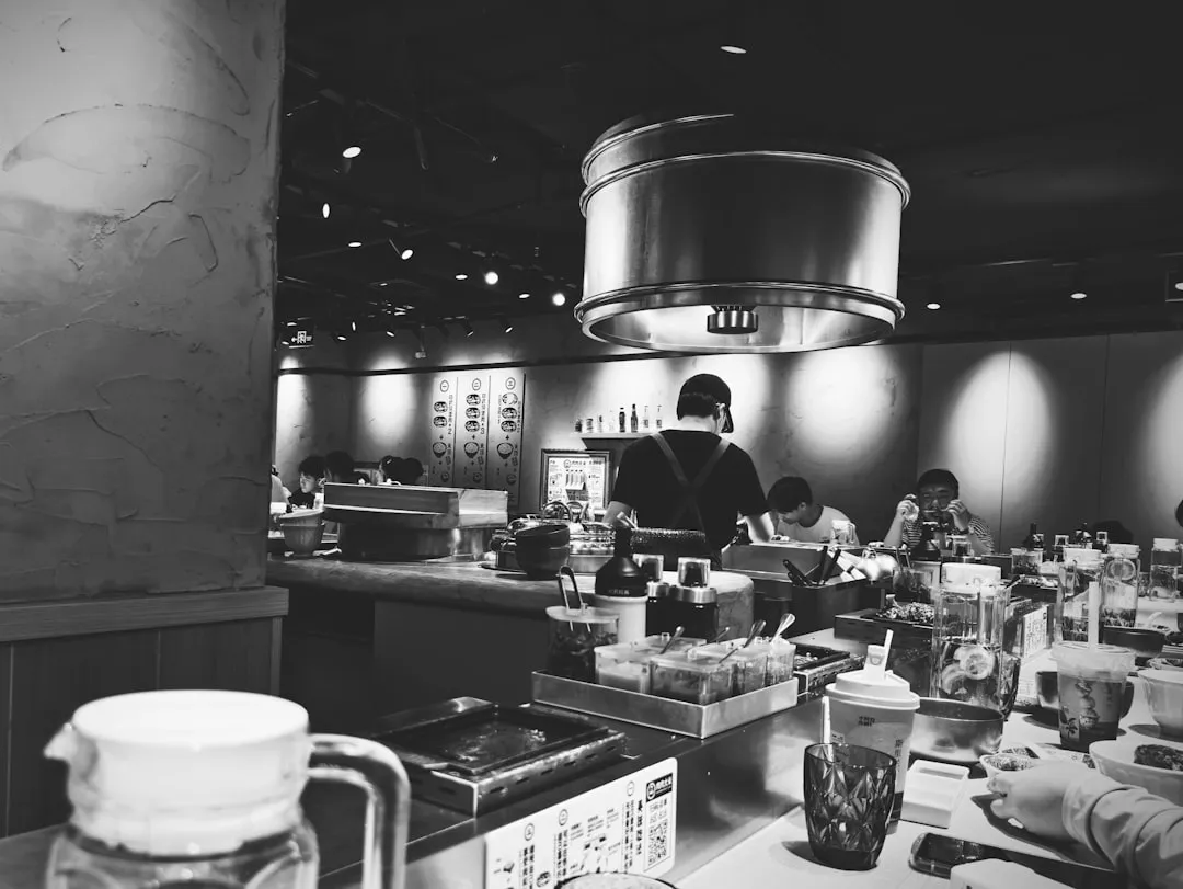 昆明今日佳品翡翠手镯选购指南:从种水色工到收藏价值解析